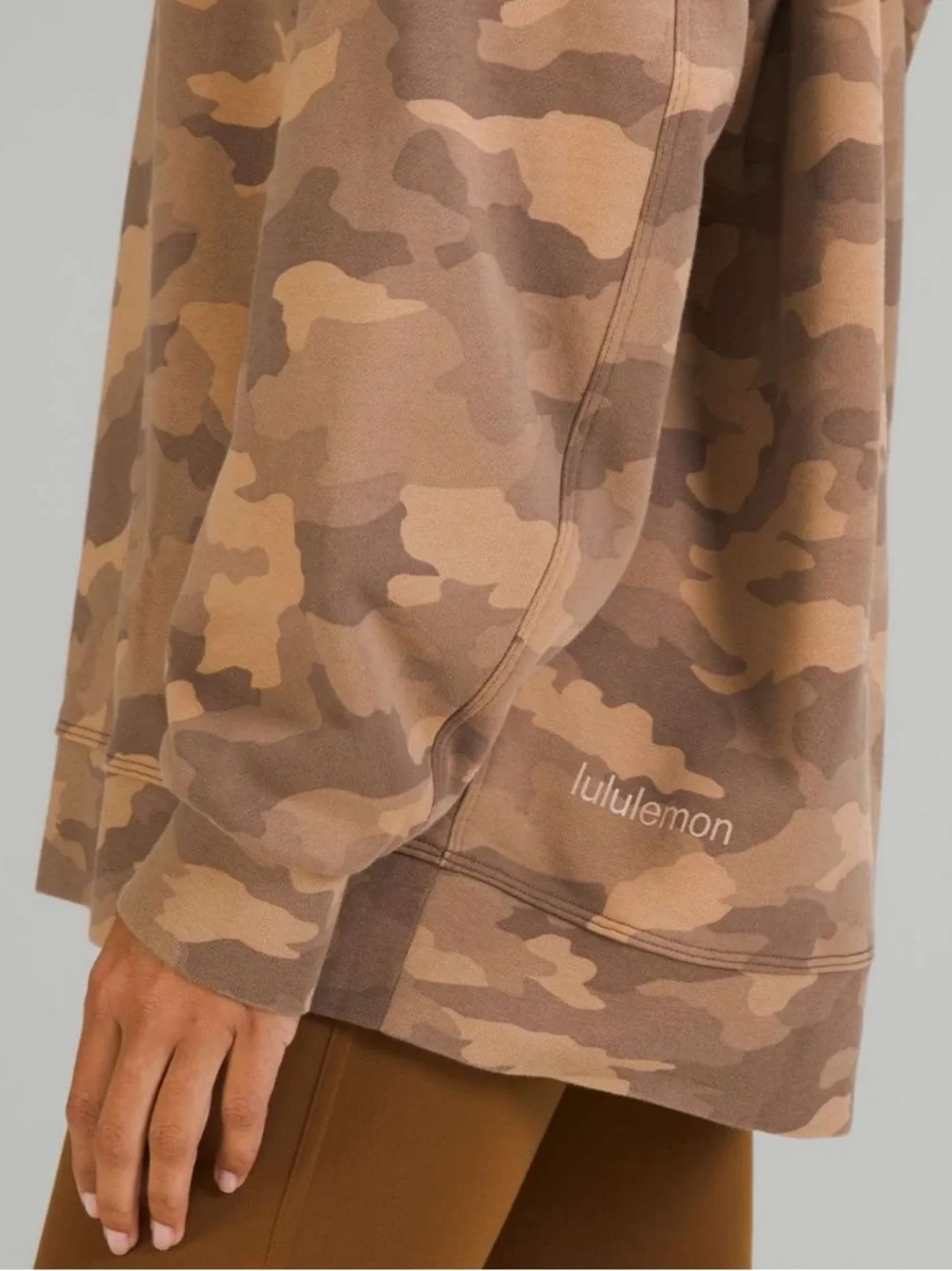 LULULEMON Perfectly Oversized Crew Heritage 365 Camo Beige Size 10 Estimated